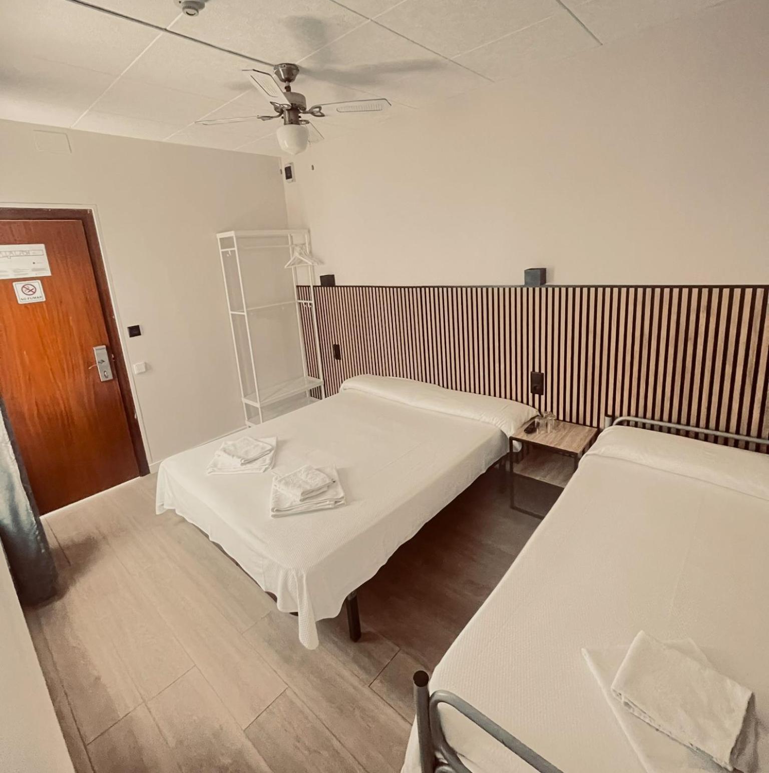 Hotel Colibri Calella Zimmer foto