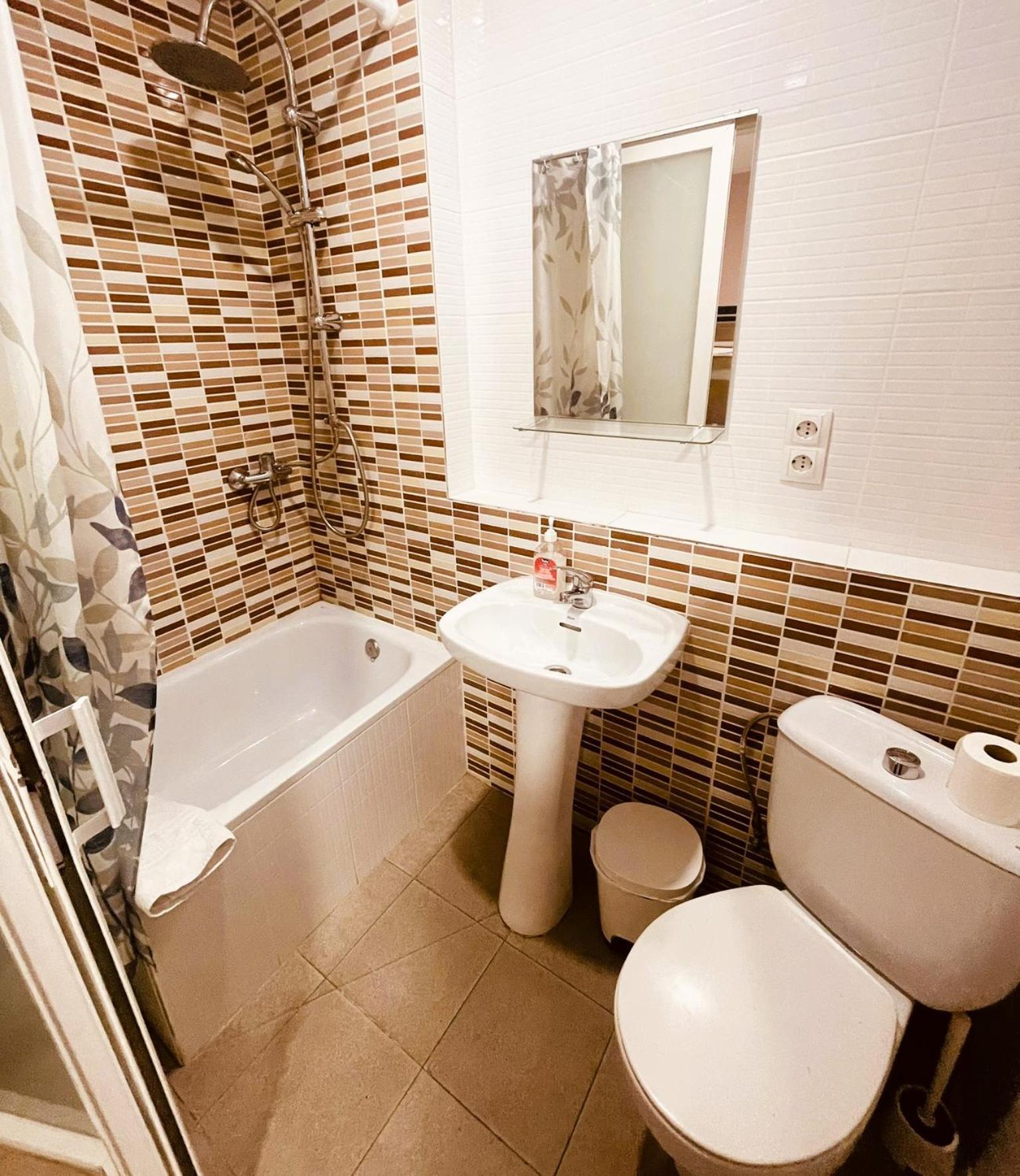 Hotel Colibri Calella Zimmer foto