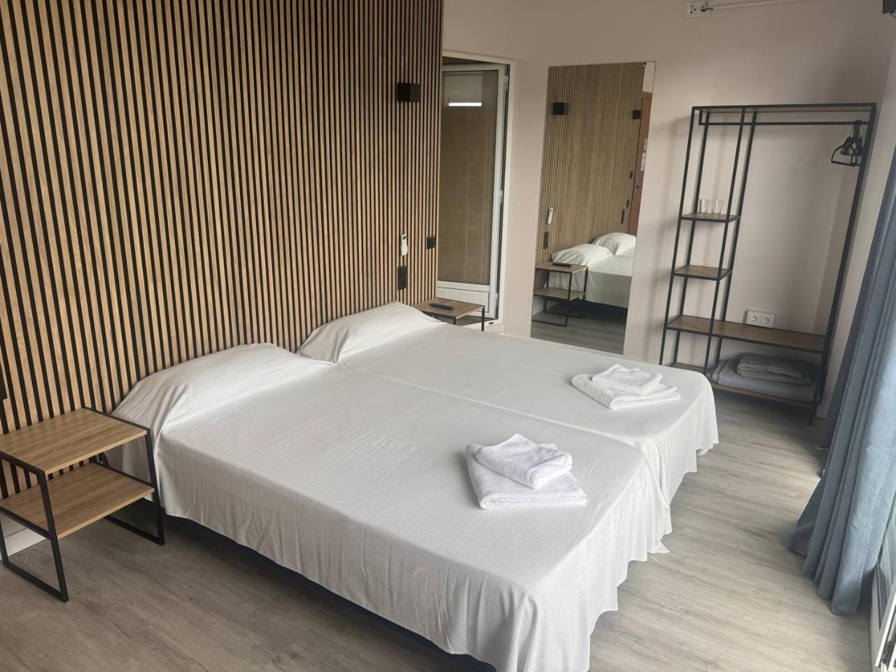Hotel Colibri Calella Zimmer foto